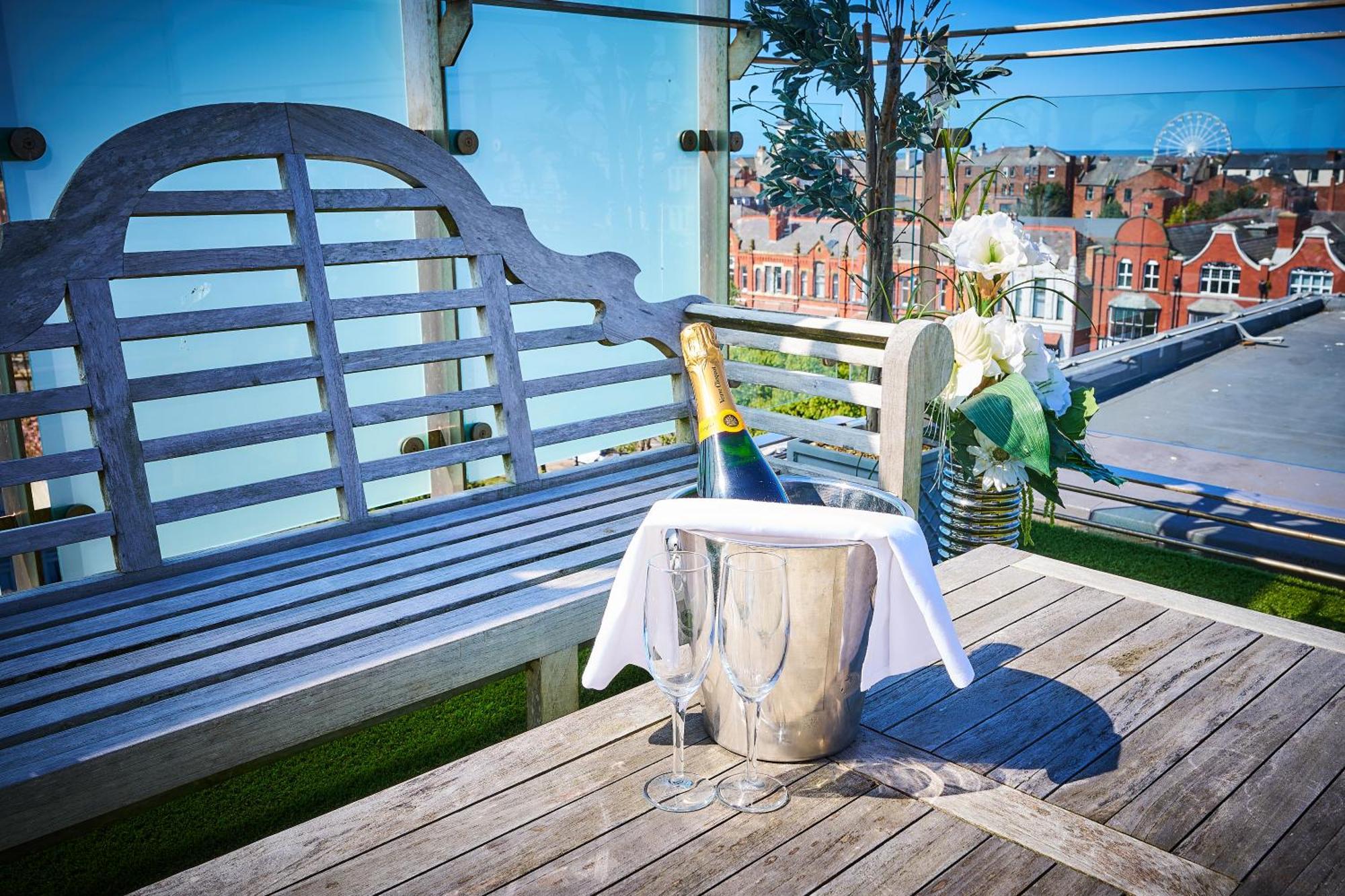 The Vincent Hotel Southport Esterno foto